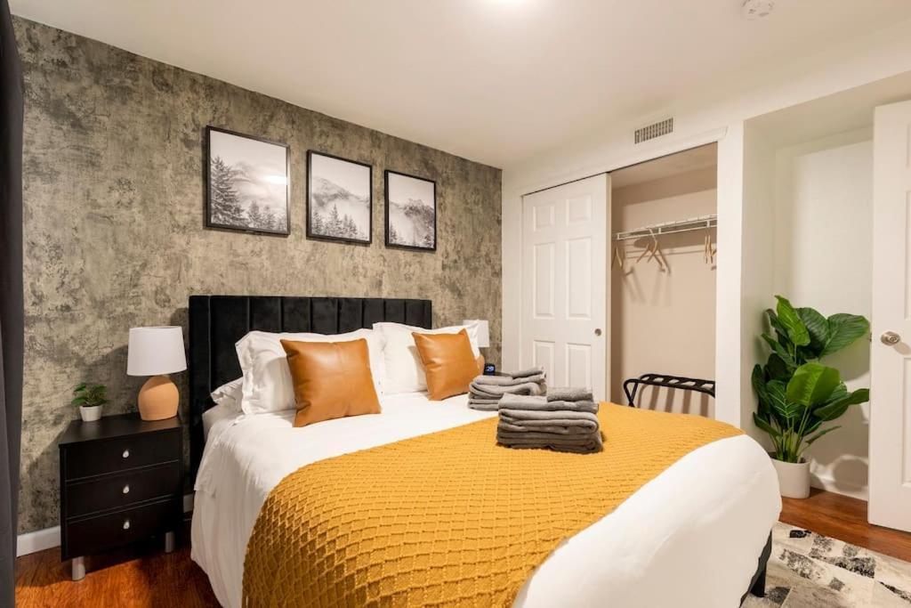 Adorable 2-Bedroom Modern Basement เดนเวอร์ ภายนอก รูปภาพ